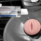 Application de lubrifiant à base d’eau sur le Fleshlight Stamina Training Unit Rose Lady