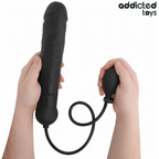 Prise en main du godemichet gonflable XL Addicted Toys Modèle 5 avec pompe manuelle