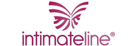 Logo Intimateline rose fuchsia avec papillon stylisé au-dessus du nom de la marque, sur fond noir élégant.