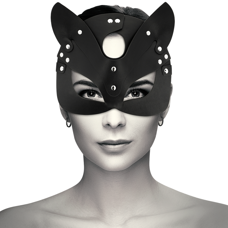 Masque à oreilles de chat Coquette Chic Desire porté, découpes au niveau des yeux
