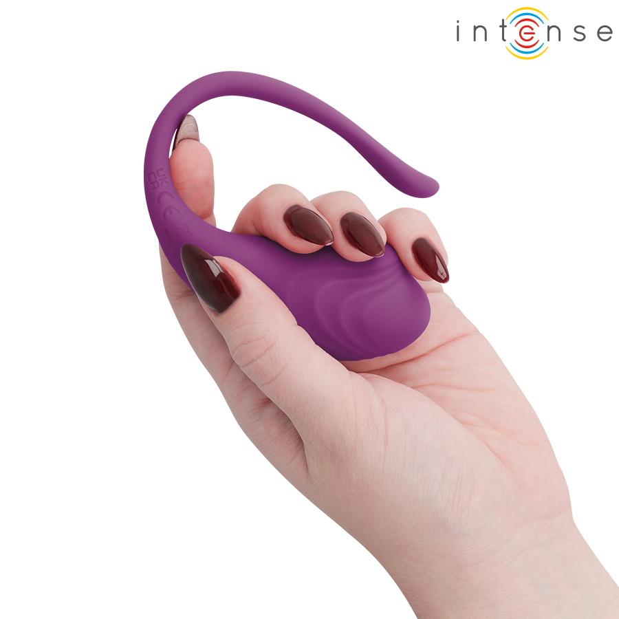 Olivia Intense violet format compact présenté dans la main