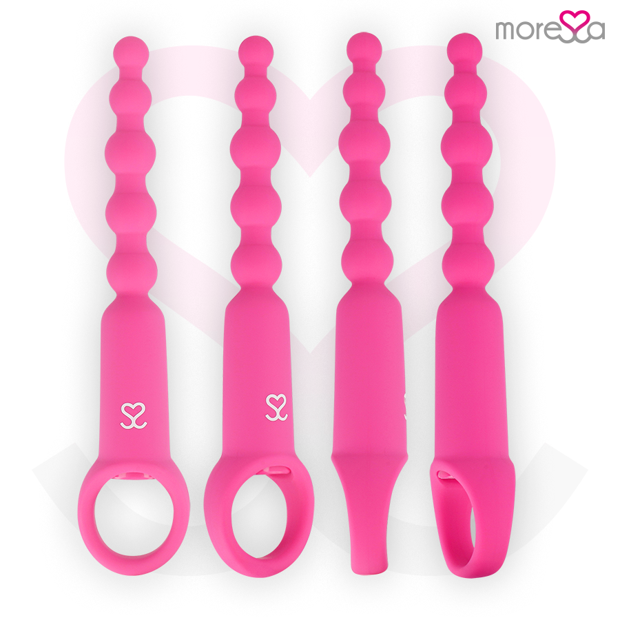Ronie Moressa sous plusieurs angles, perles anales vibrantes roses avec anneau de maintien